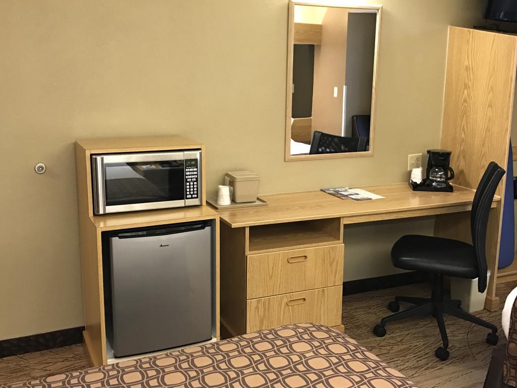 Western Airport Entrada Hotel 2*